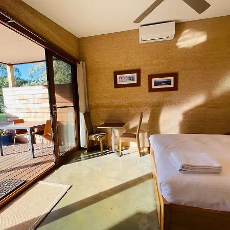 Grape Juice Retreat Rustic Romantic Gateway 5Mins To Beaches & Town Margaret River Exterior photo