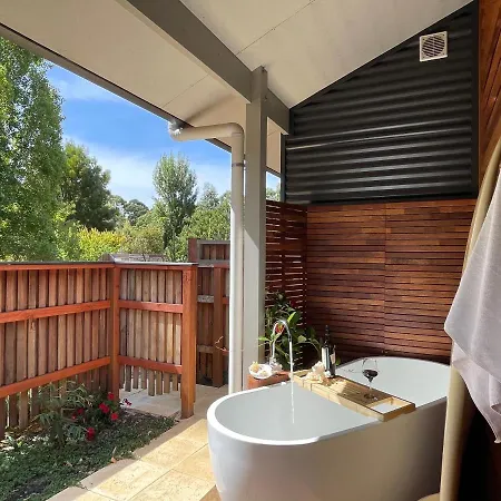 Grape Juice Retreat Rustic Romantic Gateway 5Mins To Beaches & Town Margaret River Exterior photo