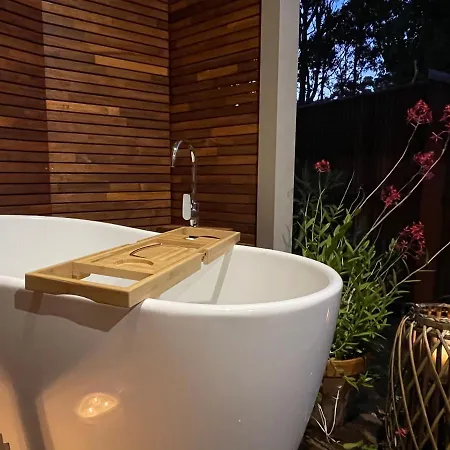 Grape Juice Retreat Rustic Romantic Gateway 5Mins To Beaches & Town Margaret River Exterior photo