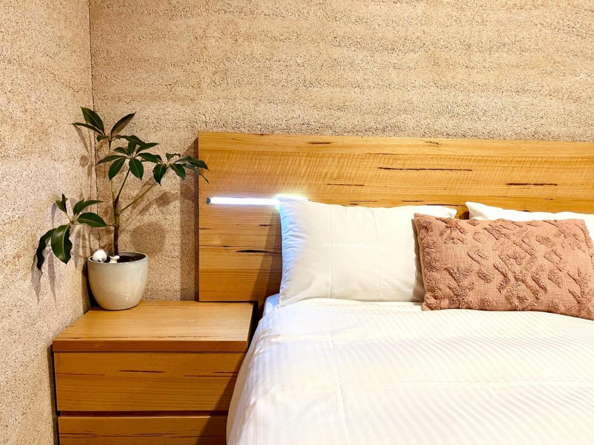 Grape Juice Retreat Rustic Romantic Gateway 5mins To Beaches & Town Aparthotel *