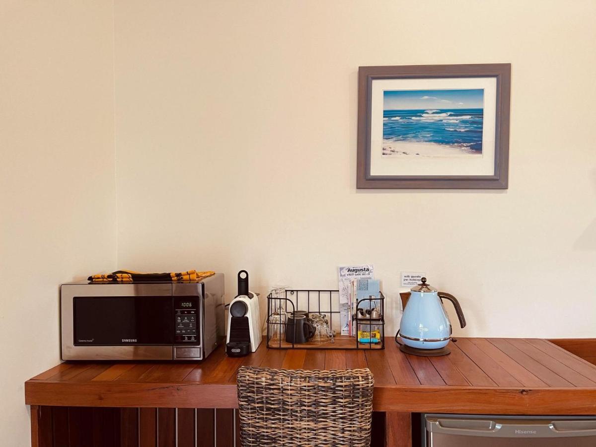 Grape Juice Retreat Rustic Romantic Gateway 5mins To Beaches & Town