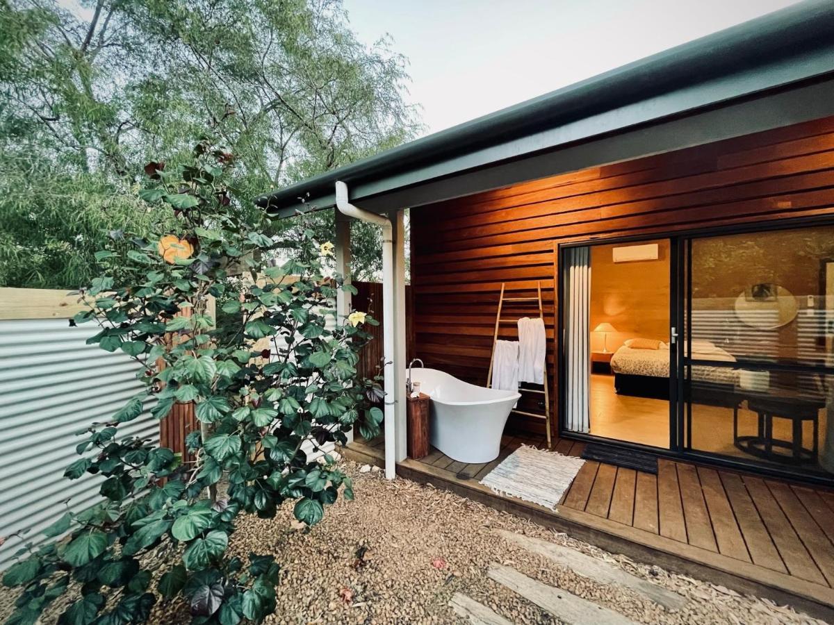 Grape Juice Retreat Rustic Romantic Gateway 5mins To Beaches & Town Aparthotel *